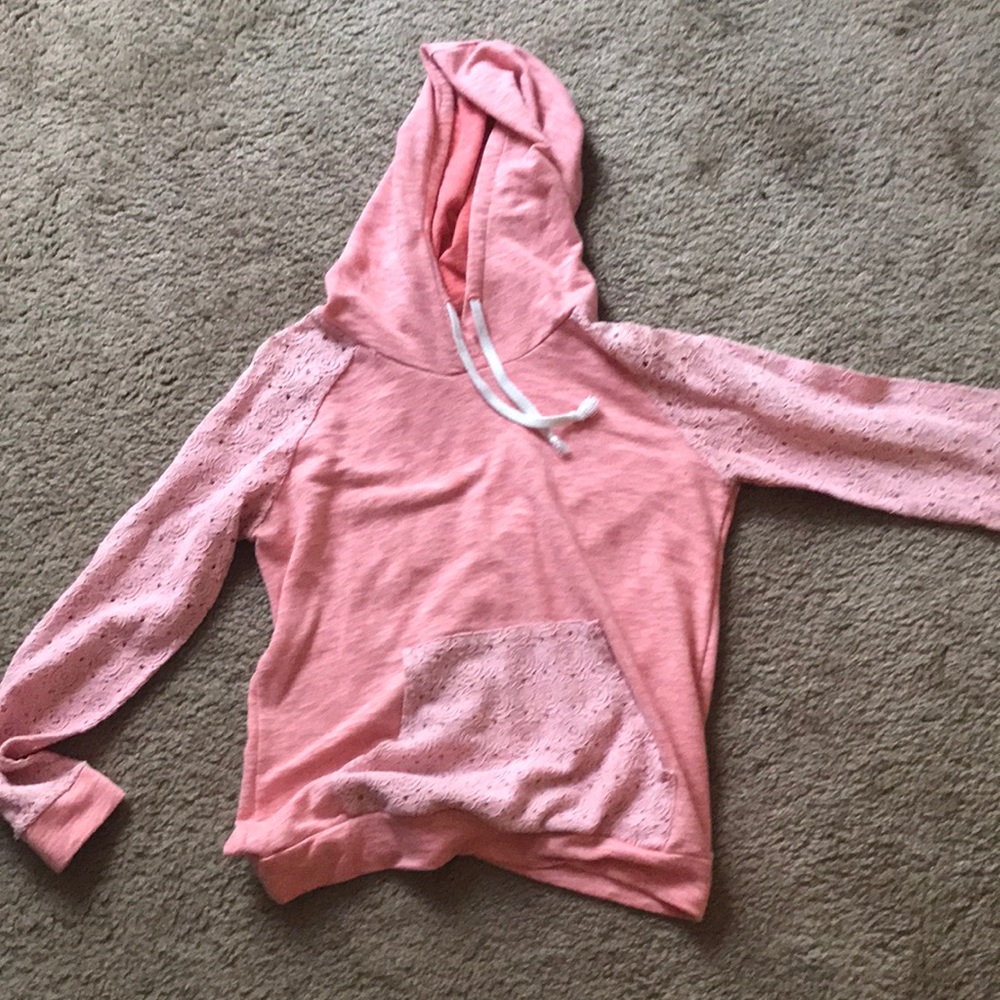 pink hooded shirt w/ rose lace sleeves